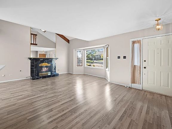 4th image of 9252 Cliffside Ln