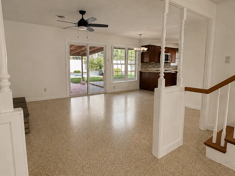 1423 Taft Park — Photo 4