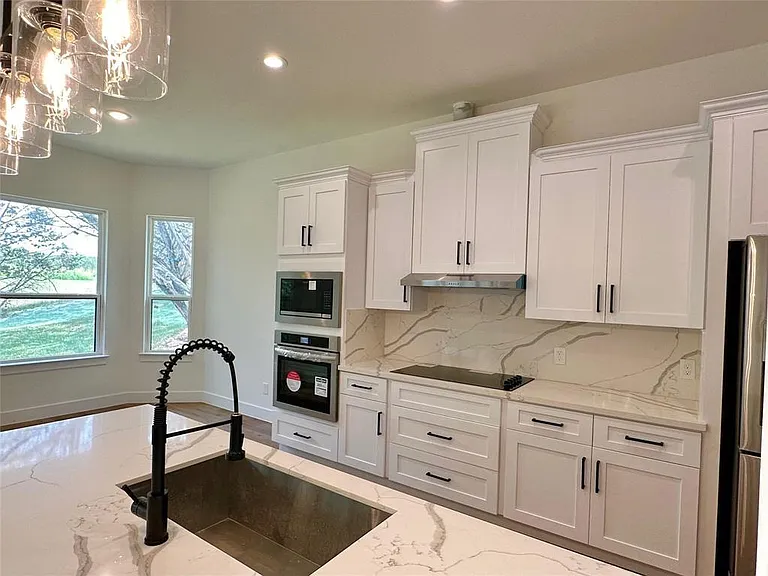 5206 Country Club Dr — Photo 4
