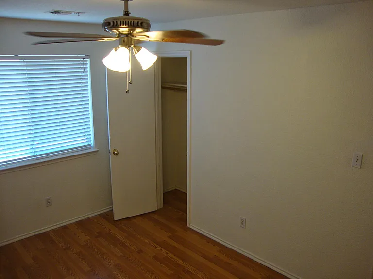 700 Highbrooke Dr — Photo 7