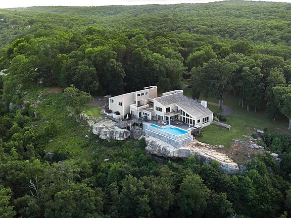 3rd image of 6530 Forest Park Dr