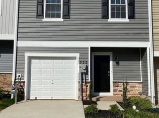 525 Locust Run Dr, York, PA 17404