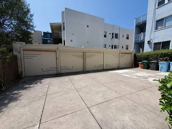 1828 Walnut St — Photo 7