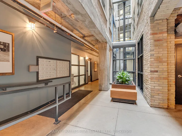 383 Adelaide St E #301 — Photo 3