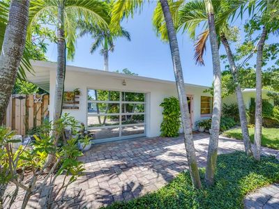 1304 Milano DR, Naples, FL, 34103