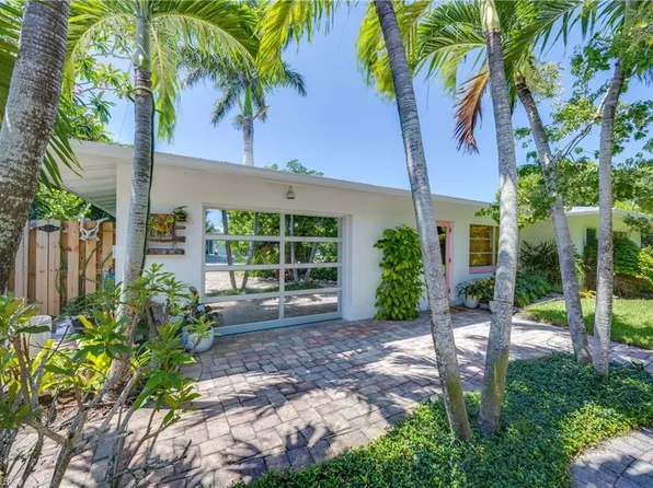 1304 Milano DR, NAPLES, FL 34103