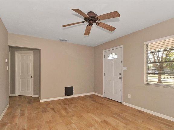 4th image of 4407 Iowa Ave