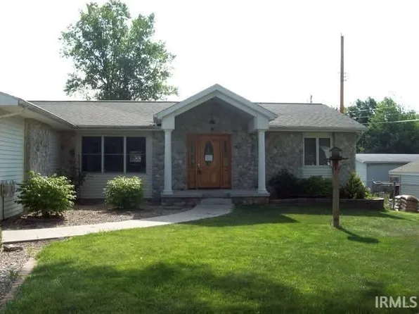 502 N Cross St, Angola, IN 46703