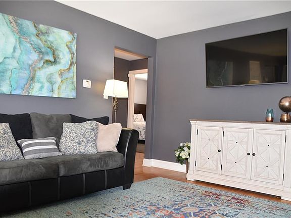 5th image of 2849 Shelburn Ave