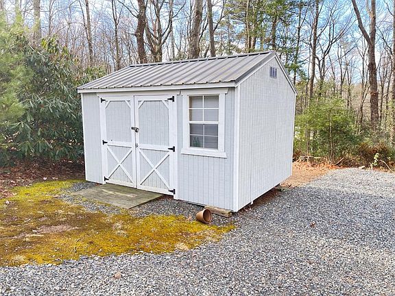 4th image of 223 Laurel Dr