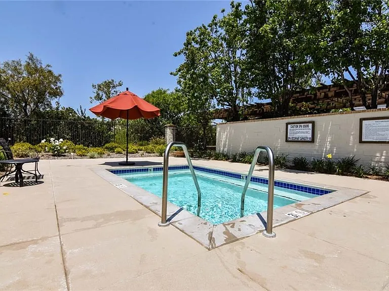 27350 Dearborn Dr — Photo 25