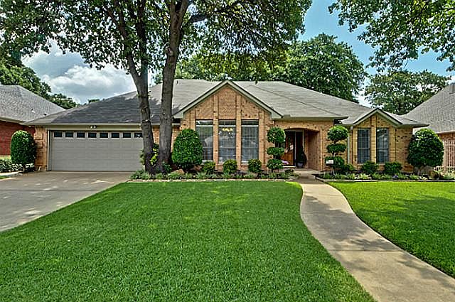 1st image of 7916 Kendra Ln