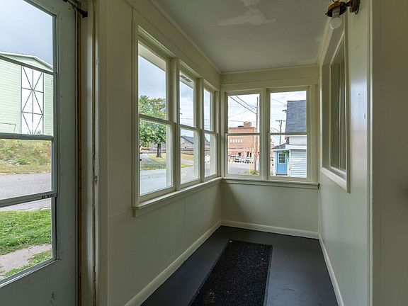 2nd image of 109 S 4th St