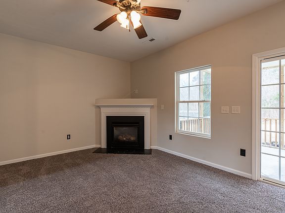 3rd image of 5017 Miller Dr