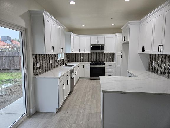 5th image of 2032 E Pershing Avenue
