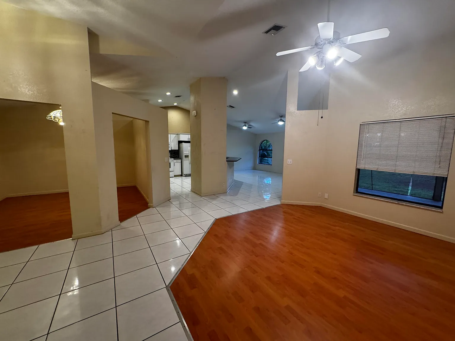 3 bed, 2.0 bath, 2019 sqft, $3,500 — Photo 4