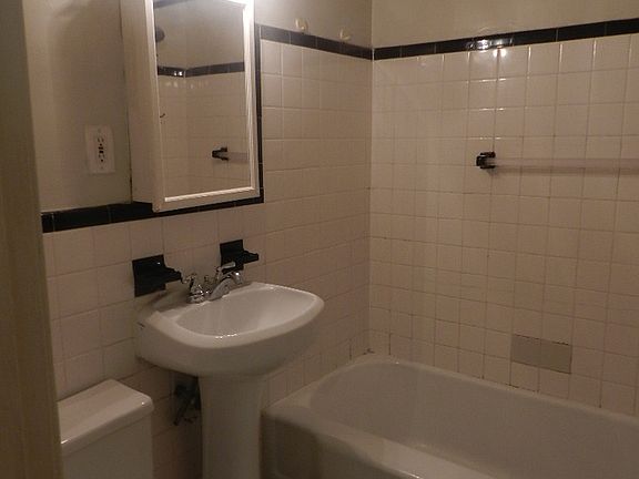 5th image of 30 S 22nd St APT 17