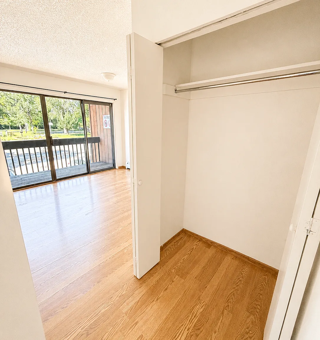 2 bed, 1000 sqft, $2,000 — Photo 4