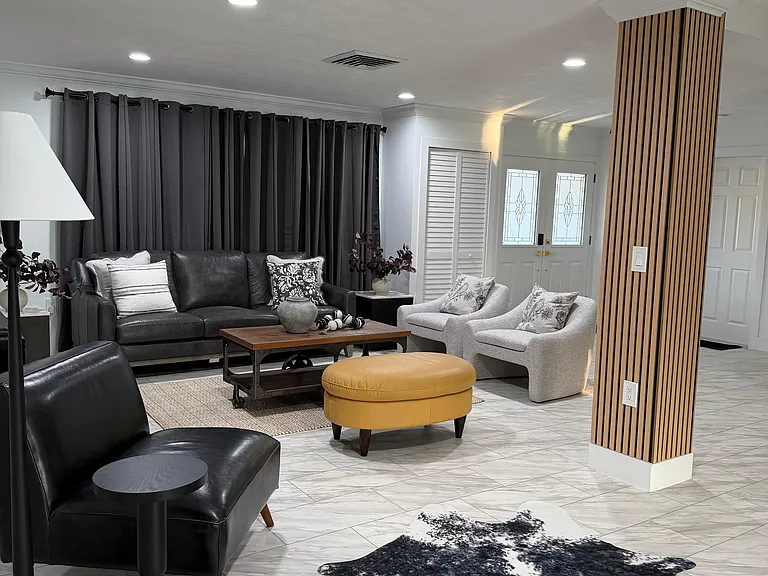 4534 N Lake Dr — Photo 8