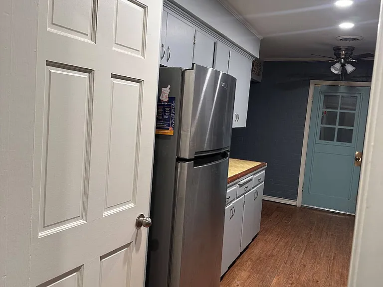 713 Vine Ave — Photo 4