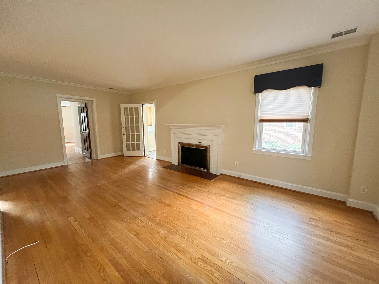 Noyes Drive-1004 - 1 — Photo 4