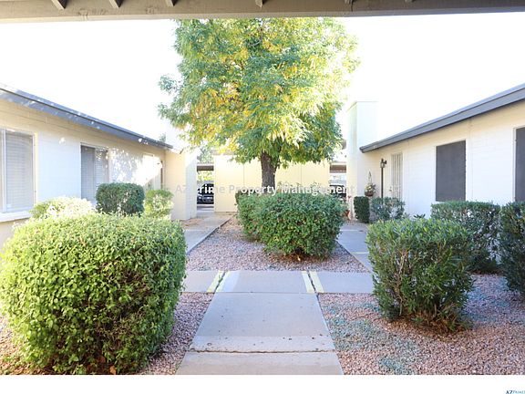 3rd image of 831 W Laguna Dr