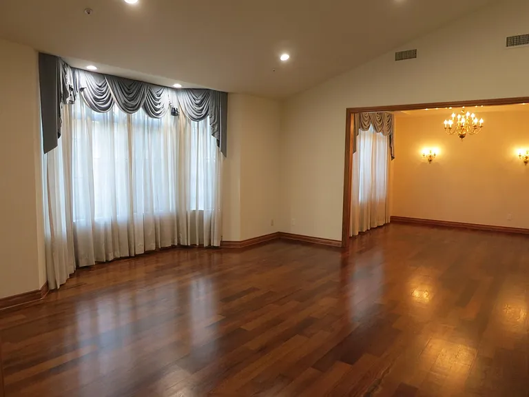 713 Pamela Cir — Photo 6