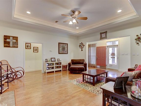 4th image of 229 Diamondhead Dr