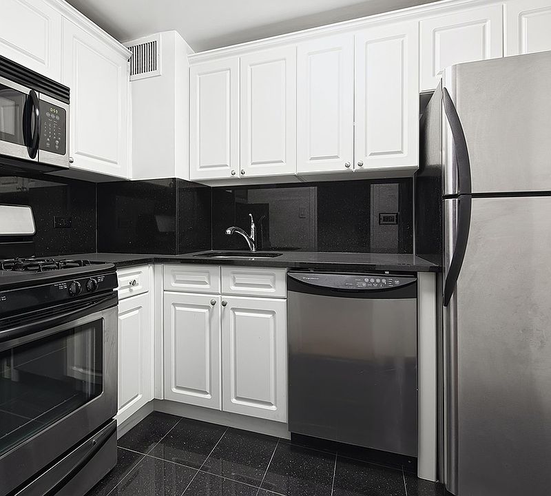 1st image of 305 E 86th St APT 4EW