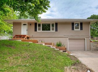 1706 W 5th Ave, Indianola, IA 50125