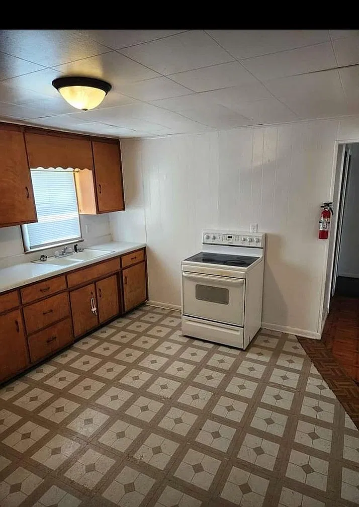 2 bed, 900 sqft, $730 — Photo 2