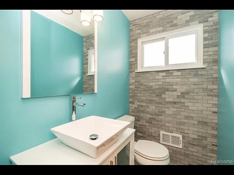 1026 Key West Dr — Photo 6