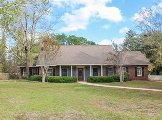 44 Bates Ln, Hattiesburg, MS 39402