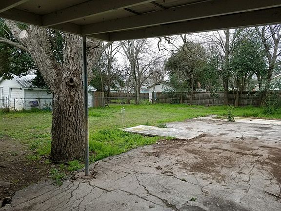 Large back yard 