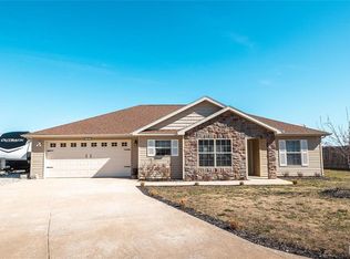 105 Rockhill Ct, Saint Robert, MO 65584