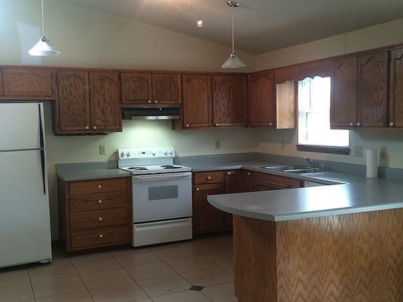 4th image of 910 Holsberry Pl
