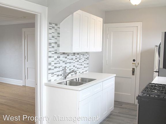 4th image of 430 N Park Blvd APT 5