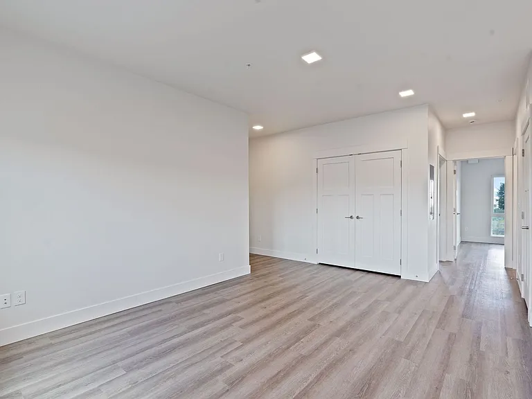 Fairways Apartments — Photo 23