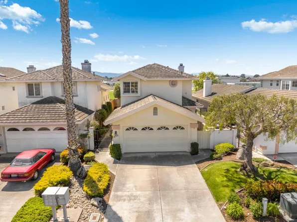 215 Montclair Ln, Salinas, CA 93906