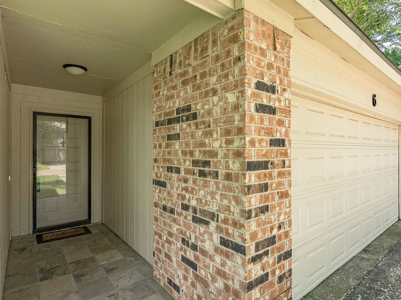 3 bed, 2.0 bath, 1469 sqft, $2,000 — Photo 2
