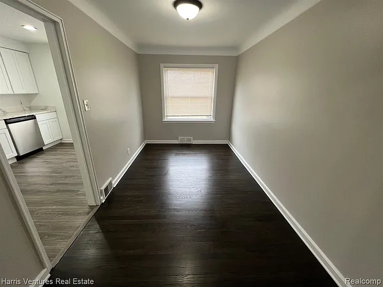 21534 Moross Rd — Photo 7