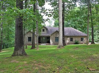 129 Iroquois Dr, Cape Girardeau, MO 63701