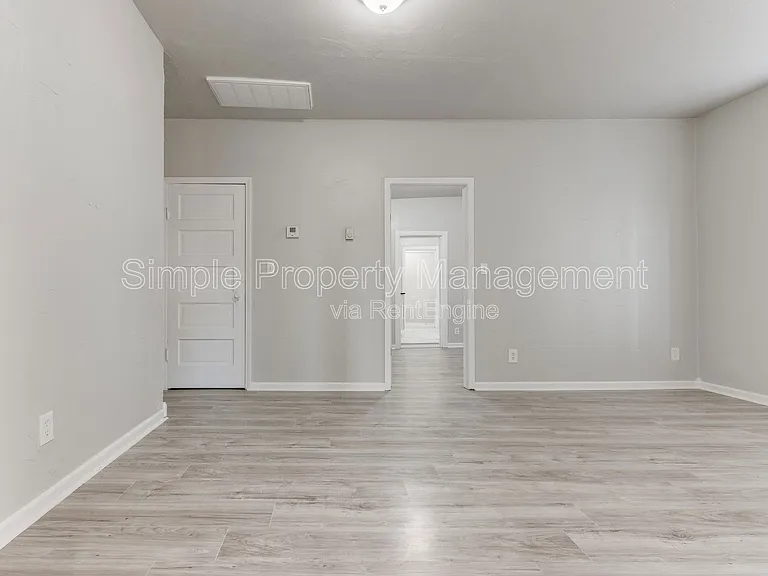 1719 NW 1st St — Photo 3