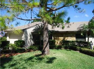 9809 Lake Seminole Dr E, Largo, FL 33773