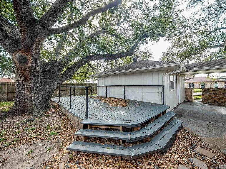 451 Gentilly Dr — Photo 29