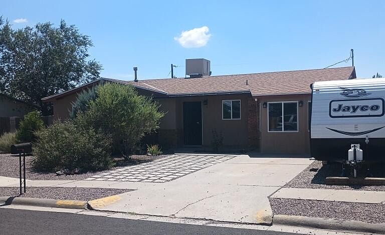 1st image of 614 Miller Pl