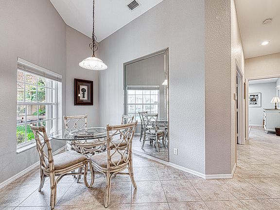 5th image of 8388 Logia Cir