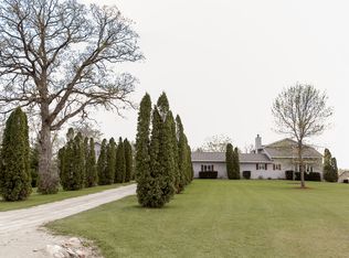 3858 Quail Ridge Rd, Center Point, IA 52213