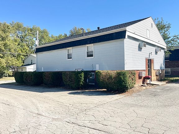 2nd image of 1215 Wall St