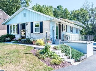 15 E Summit Dr, Stevens, PA